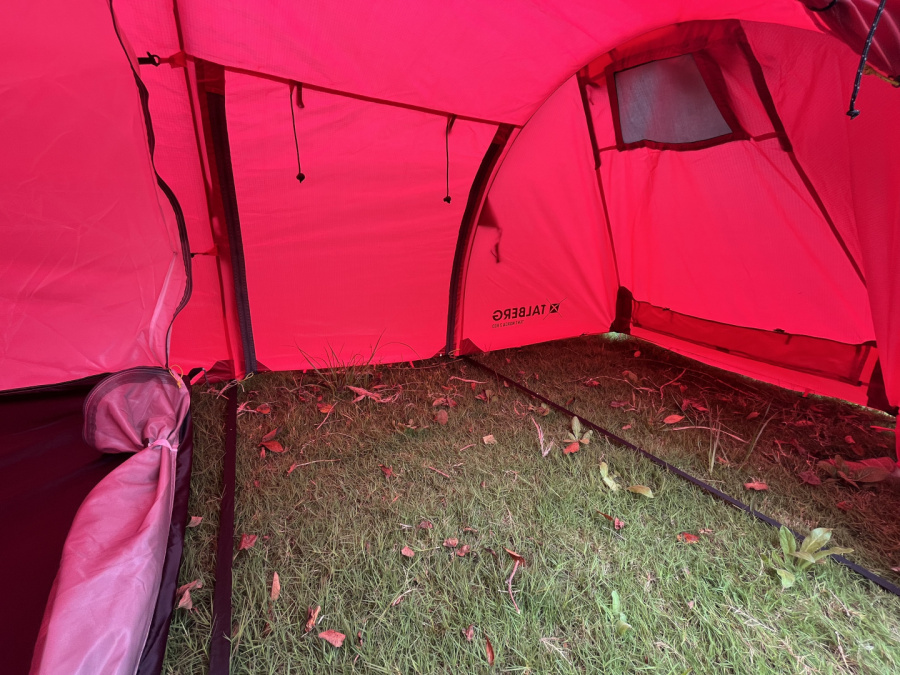 NORGA 3 RED палатка Talberg (красный) NORGA 3 RED палатка Talberg (красный)