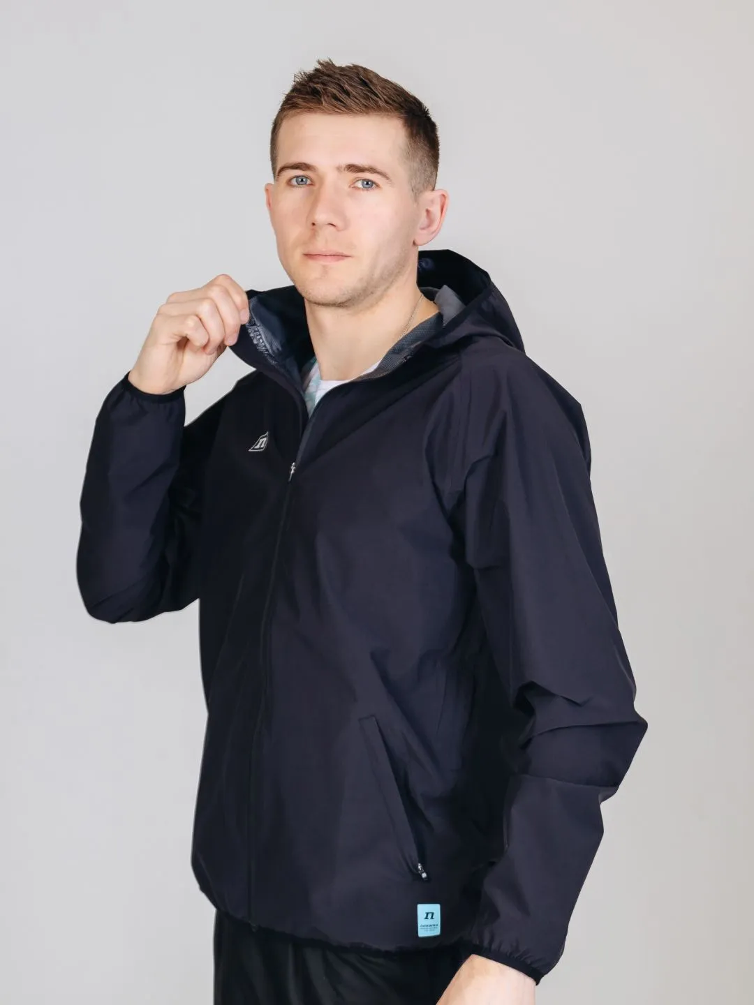 *Куртка NONAME 2001998-0001 STORM JACKET 26 MEN BLACK, черн., с капюш.