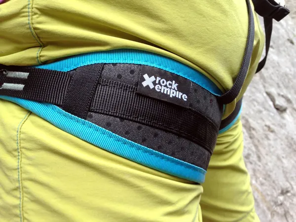 rockempire3bakattabeinschlaufe.jpg